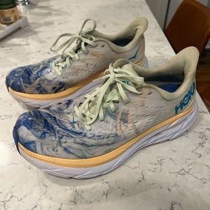 Hoka Clifton 8 Men’s Size 9.5